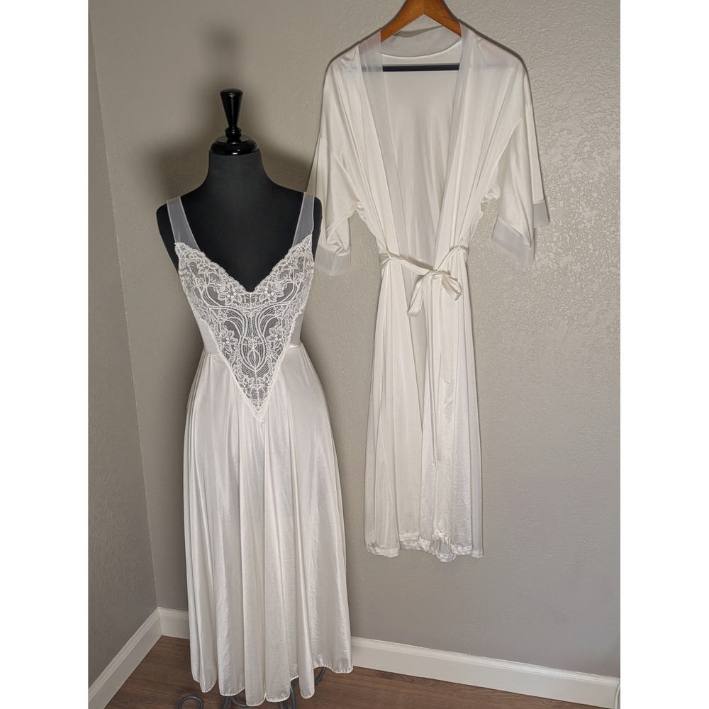 VTG Olga Peignoir Set White V Lace Nightgown (91140) Robe (93140)Sz S Full Sweep